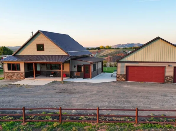 10208 Reebe Ranch St, Spearfish, SD 57783