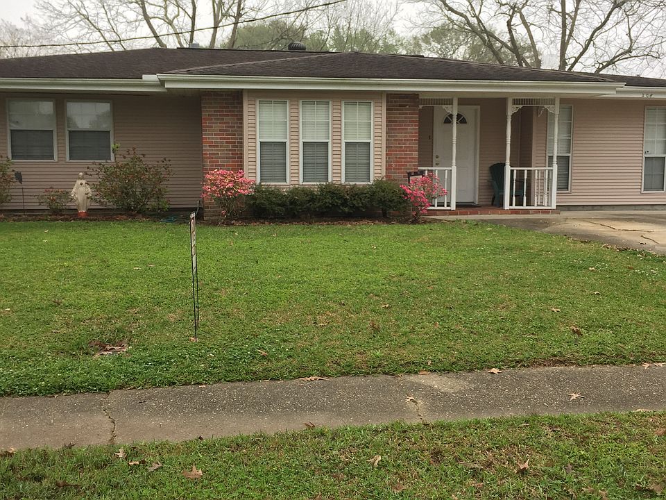 1st image of 208 Destrehan Dr