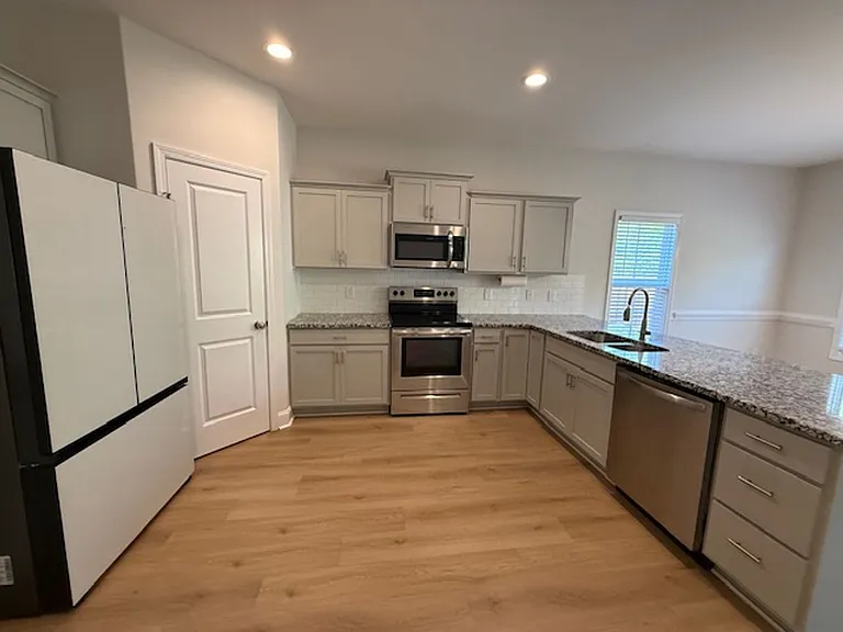 400 Bulrush Ct — Photo 10
