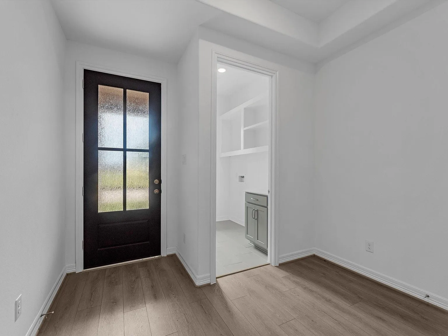 4 bed, 2.0 bath, 1880 sqft, $2,500 — Photo 3