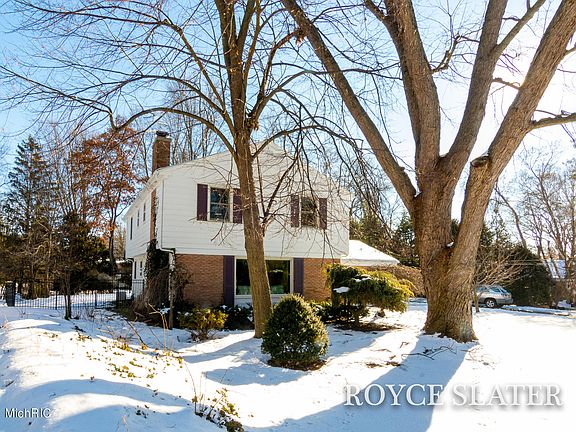 4th image of 374 Eastmoor Ave SE