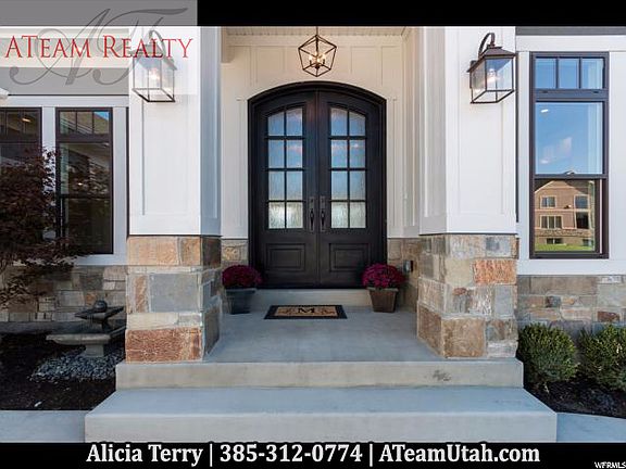 3rd image of 1686 S Amanda Ln