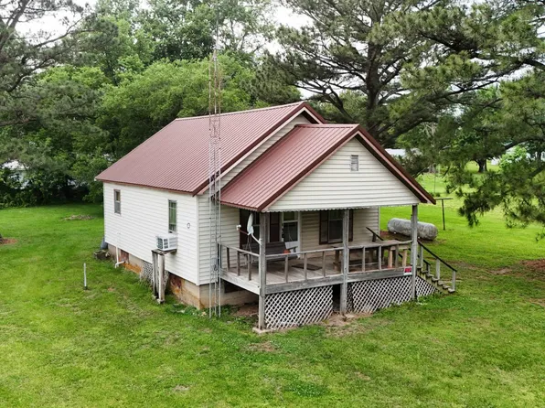 741 County Highway 10, Fairfield, IL 62837