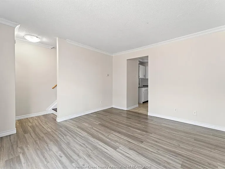 272 Victoria St S #40 — Photo 9