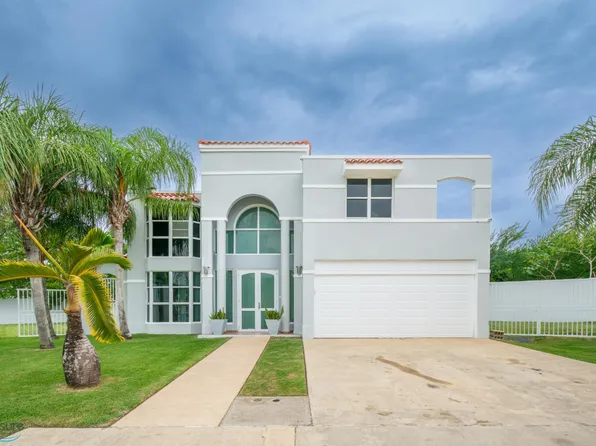 103 Cll Plz, Vega Alta, PR 00692