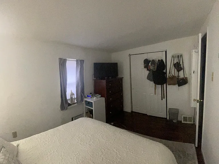2131 Clymer St — Photo 12