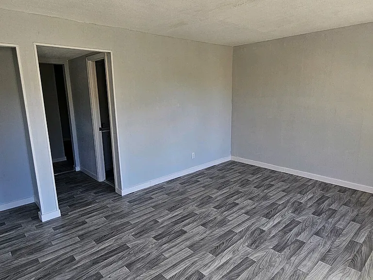 4137 Lee Ave #1 — Photo 9