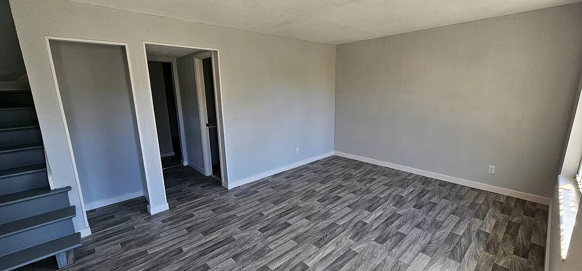 Building Photo - 4137 Lee Ave #1
