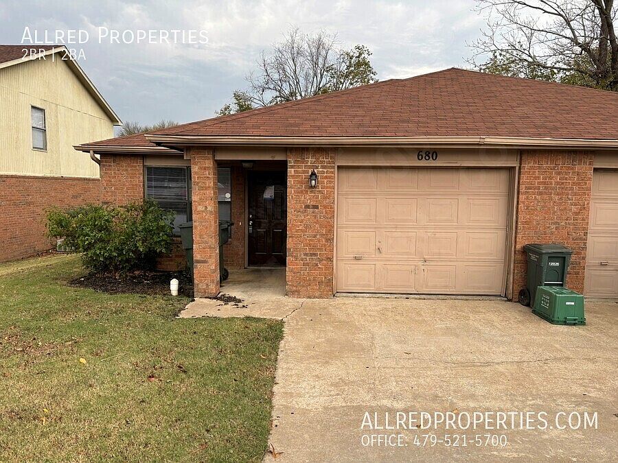 1st image of 680 W Martha Dr