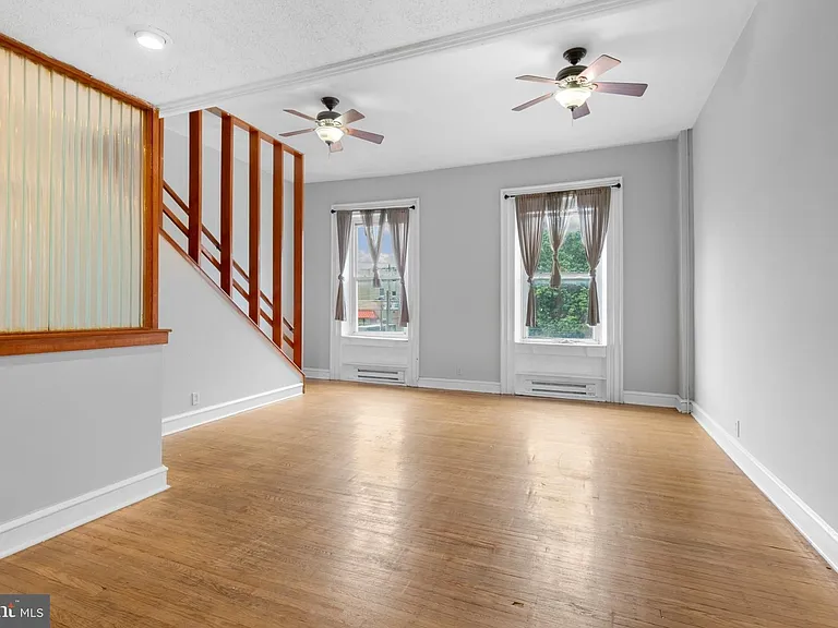 707 W Girard Ave #2F — Photo 7
