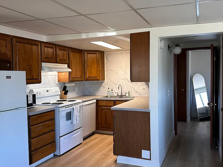 405 NE Bridgeton Rd — Photo 6