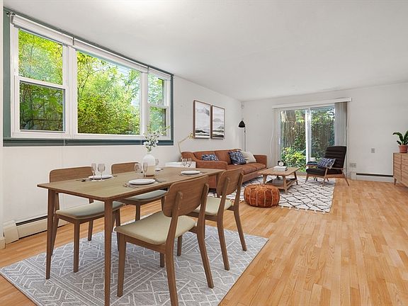 3rd image of 478 Putnam Ave APT 1