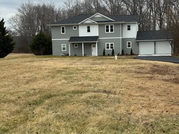 8039 Chancellor Rd, Fredericksburg, VA 22407