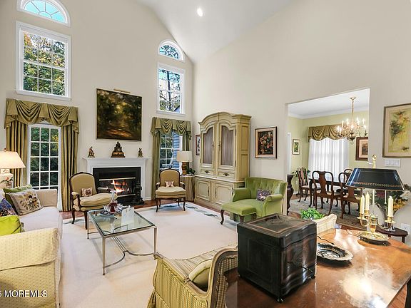 3rd image of 46 Windward Way