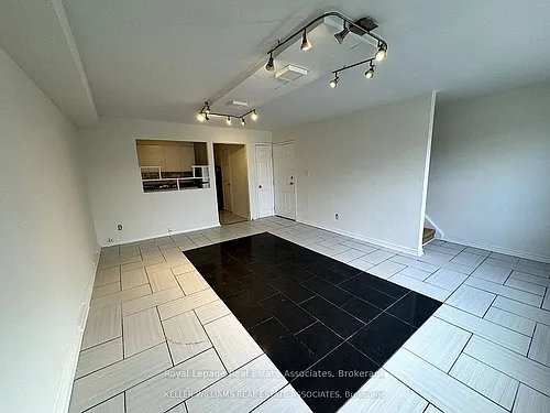 3071 Hurontario St #1 Photo 1