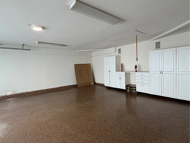 363 Newport Glen Ct — Photo 21