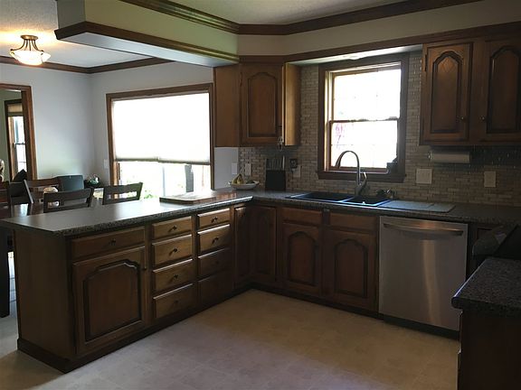 2nd image of 19 Coventry Dr