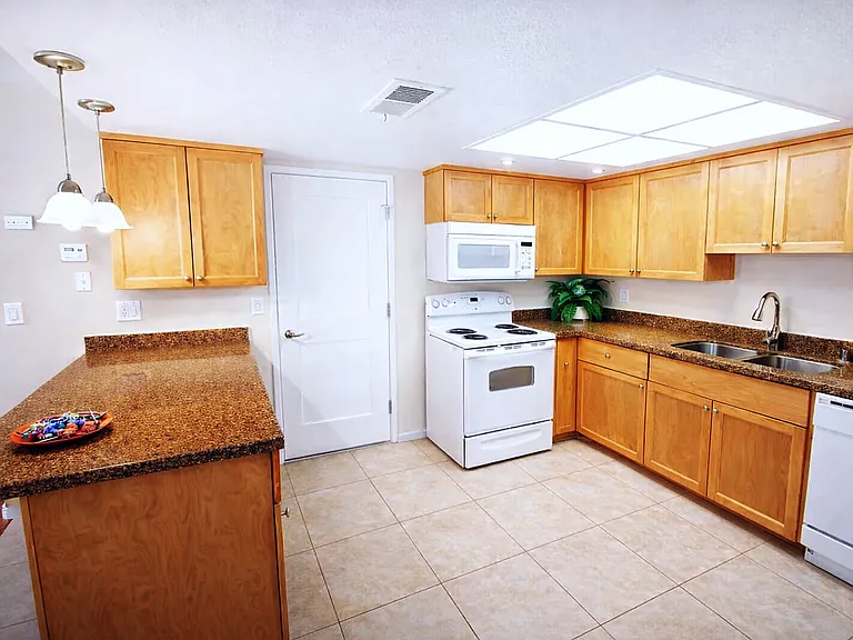 4206-4208 Casa Blanca Lane — Photo 2