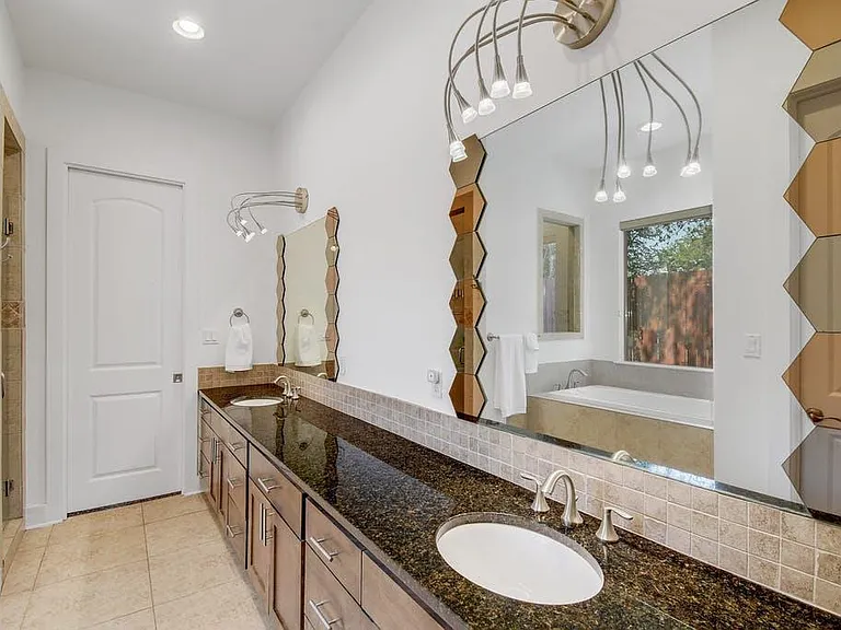 1006 Lipan Trl — Photo 19