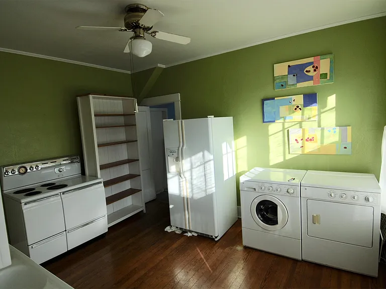 330 N Rollston Ave — Photo 8