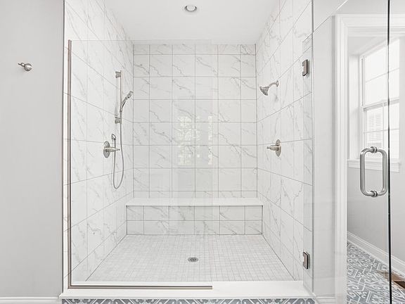 5th image of 15107 Larchwood Dr #6R8AYN