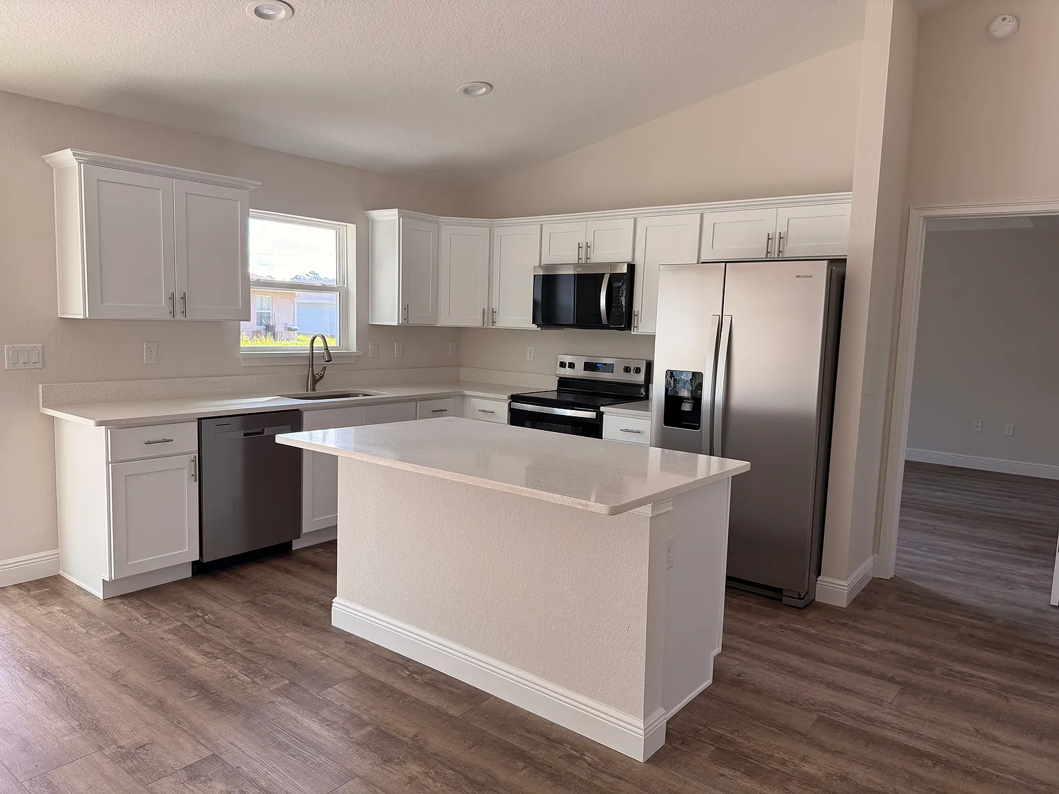 3 bed, 1617 sqft, $1,750 — Photo 2