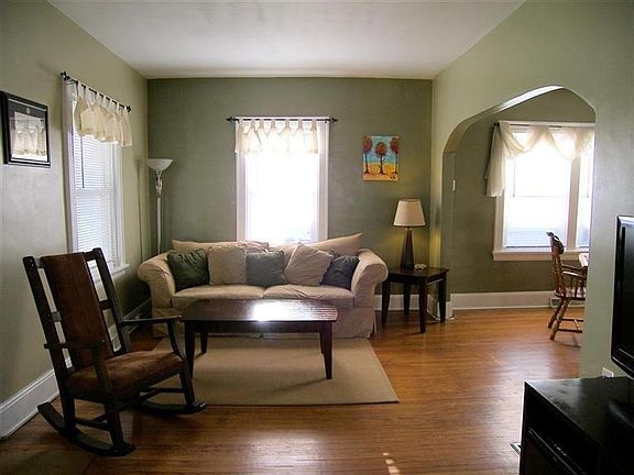 3rd image of 4330 Redmont Ave
