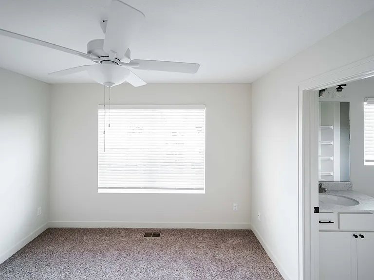 Chalet at Prairie Trail Townhomes — Photo 13