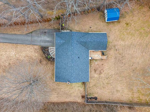 4th image of 21 Clairmont Rd E