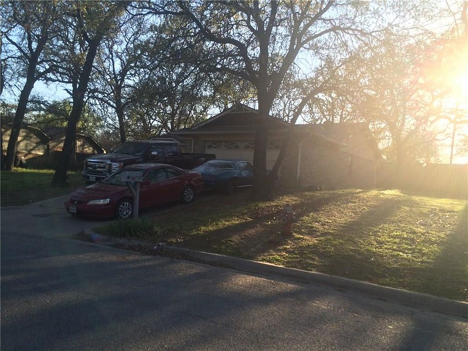 2nd image of 704 Timberoaks Dr