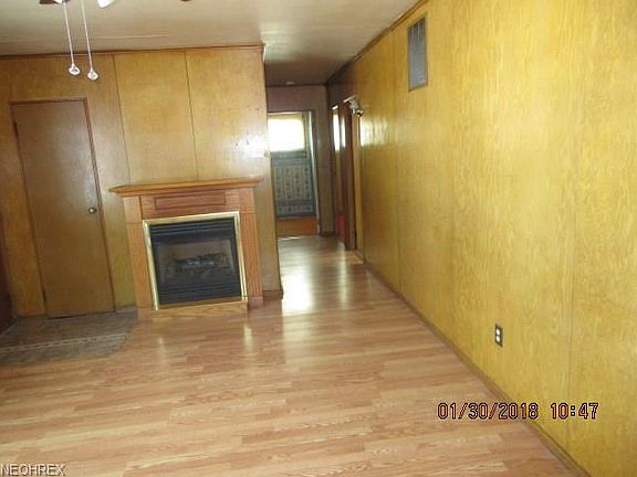 2nd image of 2918 Riverview Ln