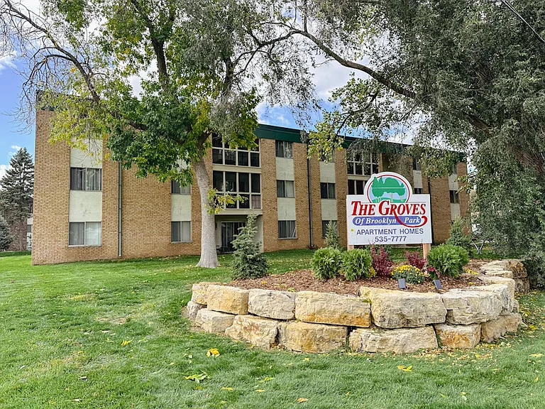 The Groves Apartments — Photo 8
