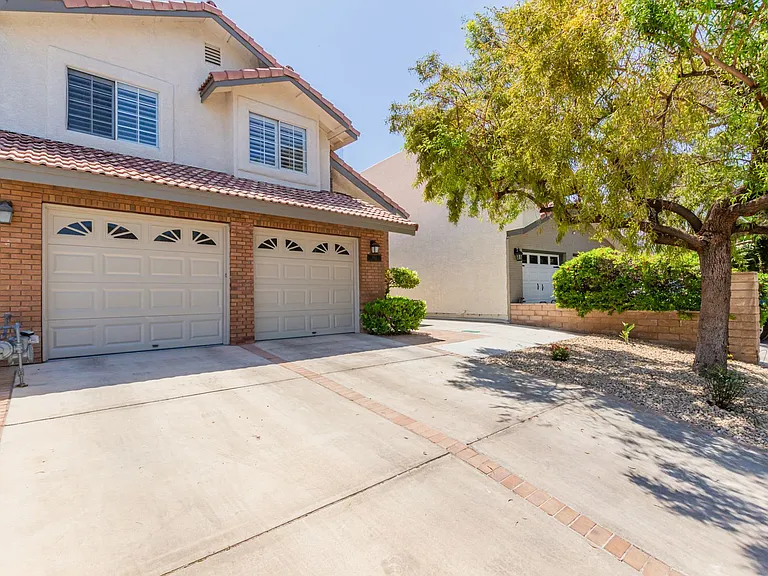 861 Vegas Valley Dr — Photo 4