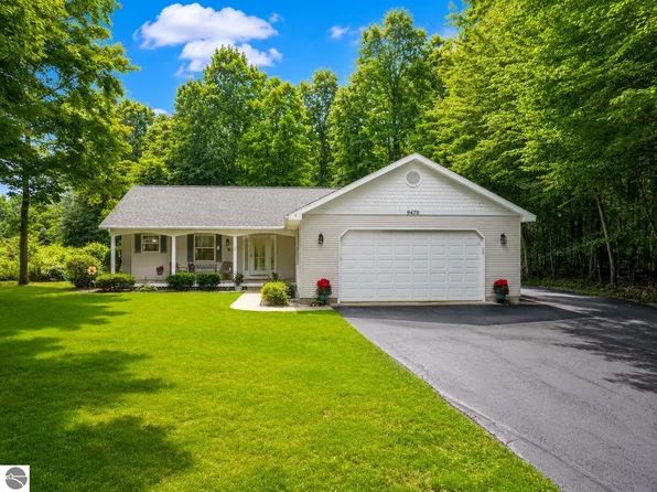 9479 Woodys Run, Traverse City, MI 49684