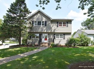 401 Division St, St Charles, IL 60174