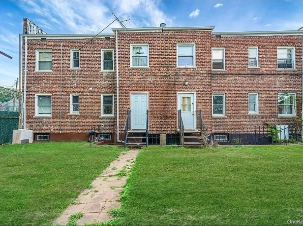 20202 109th Ave, Saint Albans, NY 11412