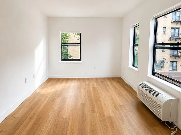 26 Freeway Dr E #213 — Photo 9