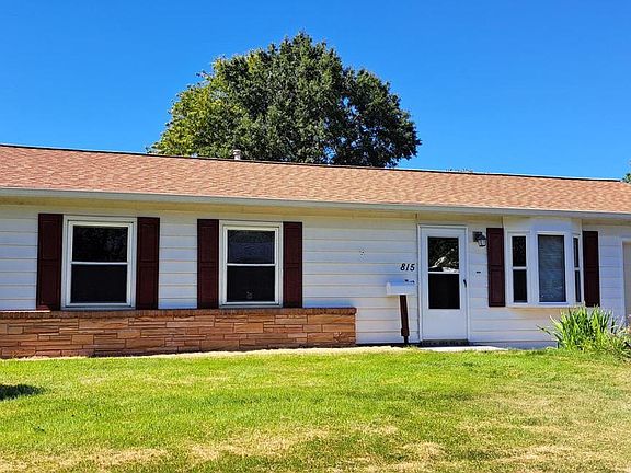 2nd image of 815 S Cypress Ct