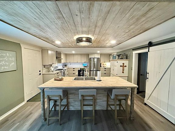 2nd image of 161 Spring Dr