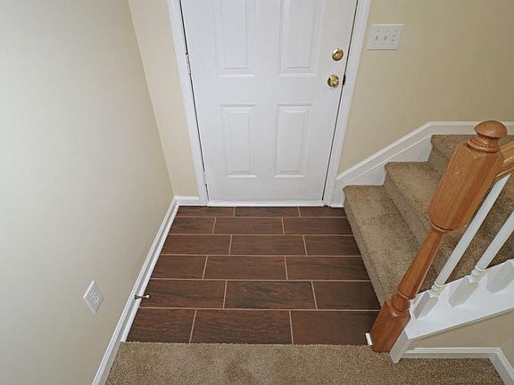 5th image of 459 Lantern Wood Dr