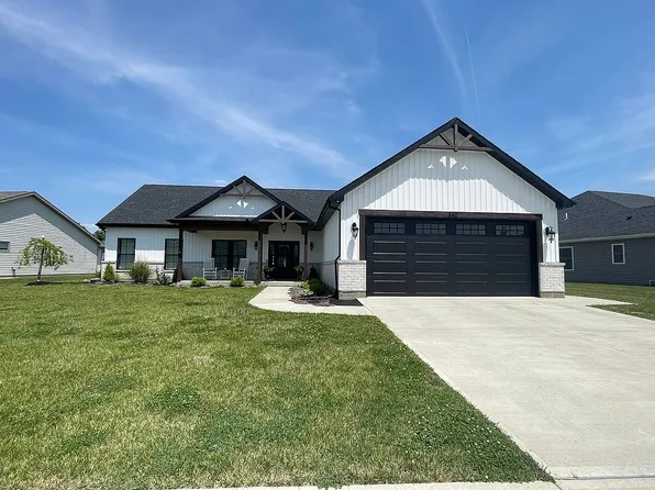 840 Hunters Run Dr, Brookville, OH 45309