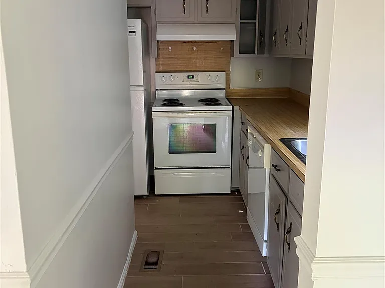 1708 Village Lake Dr — Photo 6