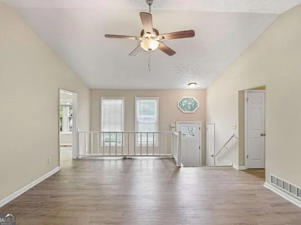 5088 Heritage Valley Dr, Douglasville, GA 30135