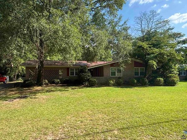 152 Crest Dr, Cochran, GA 31014