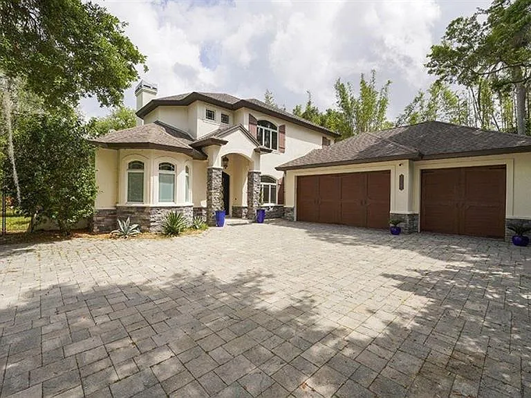 1725 Bonita Ct — Photo 2