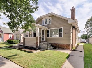 2215 Geneva St, Racine, WI 53402