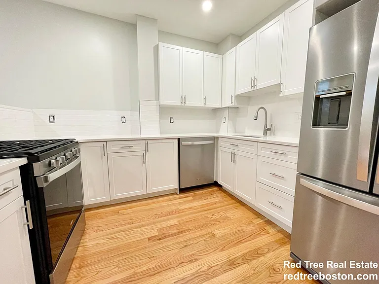 35 Newport St #2 — Photo 3