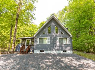 221 Croasdale Ct, Pocono Lake, PA