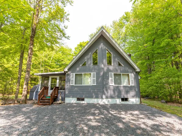 221 Croasdale Ct, Pocono Lake, PA 18347