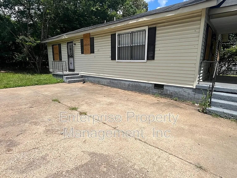401 N Manassas St — Photo 6